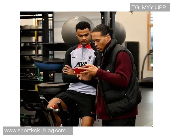 埃因霍温队长回应争议轻推范戴克称其身材高大应能承受